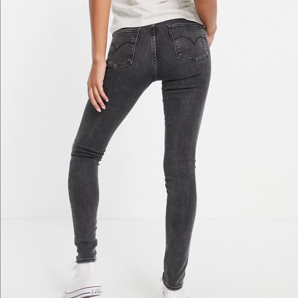 Levi's 721 High Rise Skinny Jeans in Washed Black